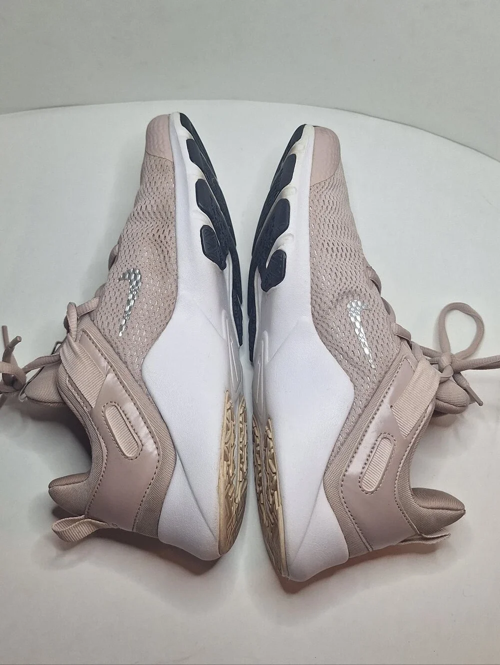 Nike Legend Essential Training Shoes Stone Mauve SZ 8.5 US Womens Sneakers Mesh